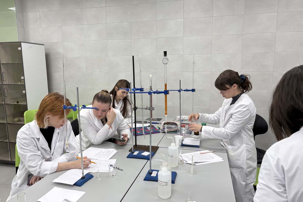 НИУ «БелГУ» реализует проект по модернизации подготовки кадров в области химии