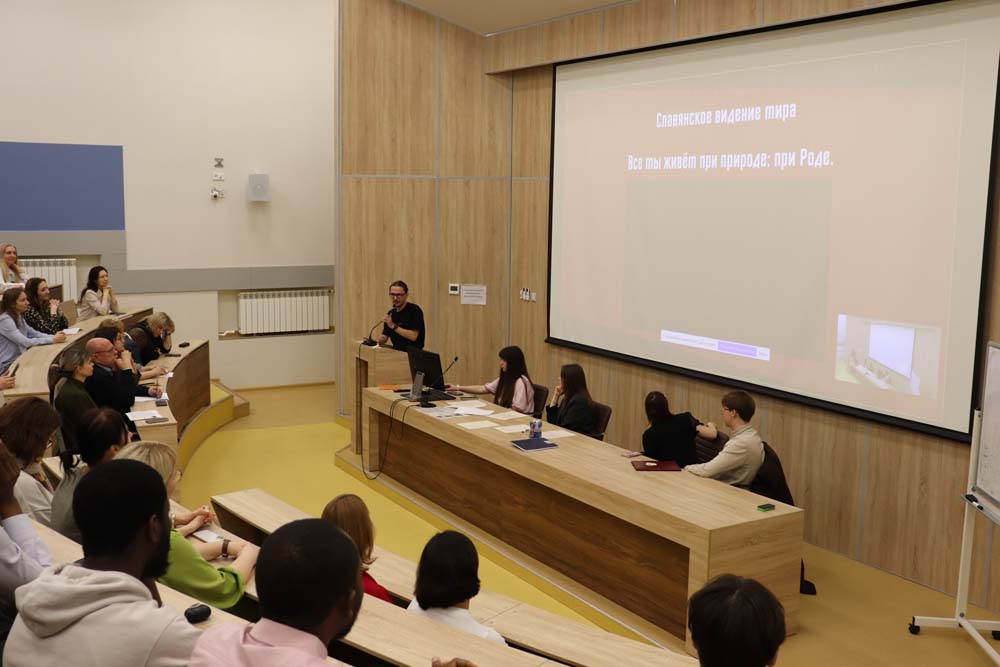 В Общественно-гуманитарной профшколе НИУ «БелГУ» прошла масштабная дизайн-сессия 