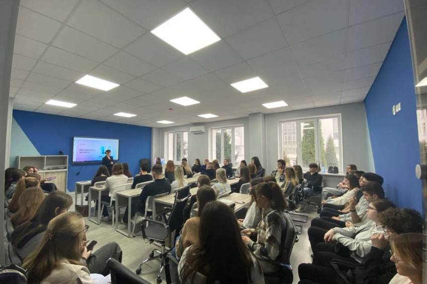 События НИУ «БелГУ» в общественно-гуманитарной школе ниу «белгу» продолжаются «университетские среды»